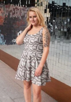 Soft Feathers Flat Double Gauze Fabric -Ernst Fabric Store cocos leaves white double gauze dress